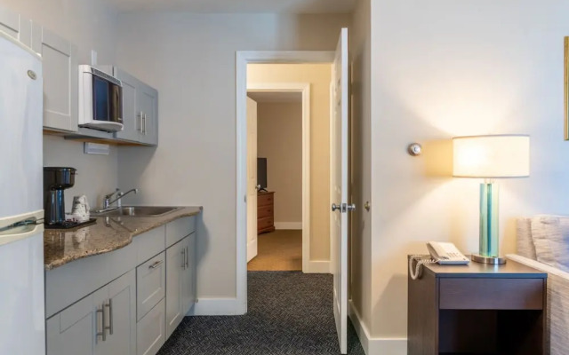 Ogunquit Hotel & Suites
