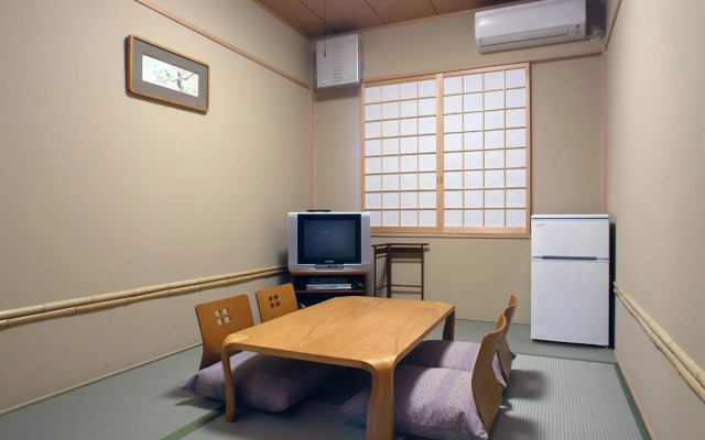 Yokohama Minamimirai Manyo-Club