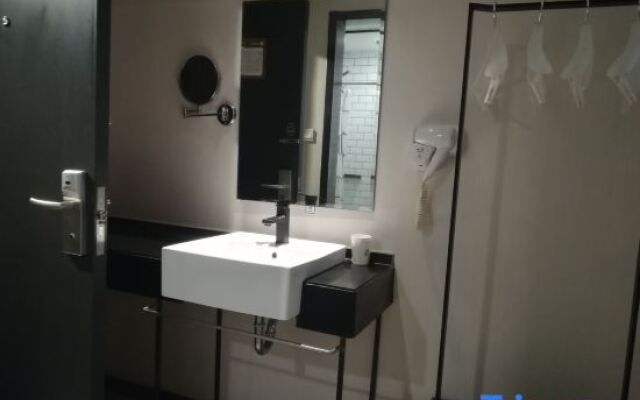 UMYouXuan Gaoxing Hotel (Shanghai Lianhua South Road)