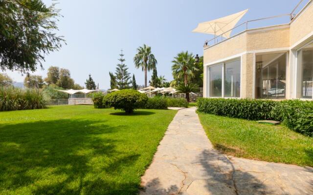Farrys Boutique Hotel and Beach Club