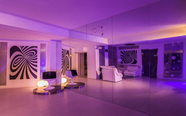 Villa BOND with Private Swimming Pool