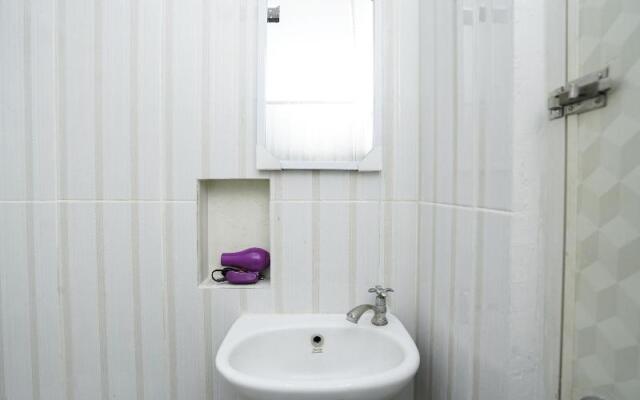 Oyo 1985 F7 Residence