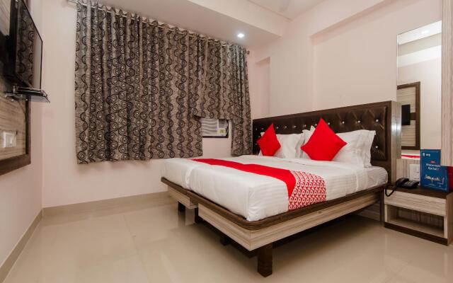 OYO 13511 Hotel Gems