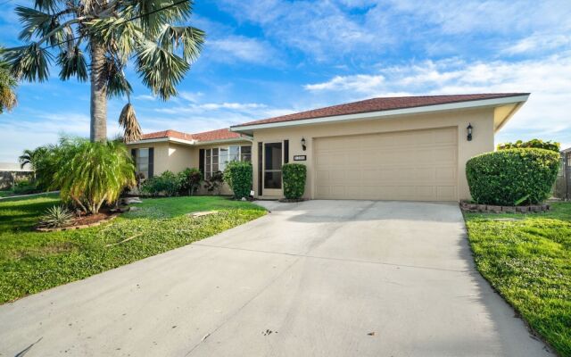 Lakeside House by Vacation Rental Pros