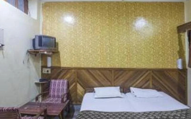 Hotel Natraj – Guest Rooms – Varanasi