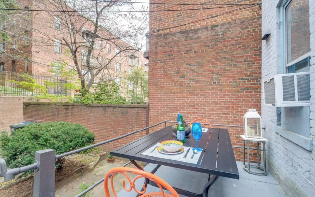 Historic Georgetown Townhome: Walkable Location!