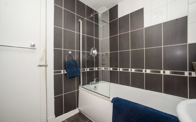 One Bedroom Apartment by Klass Living Serviced Accommodation Hamilton - West Apartment With WiFi and Parking