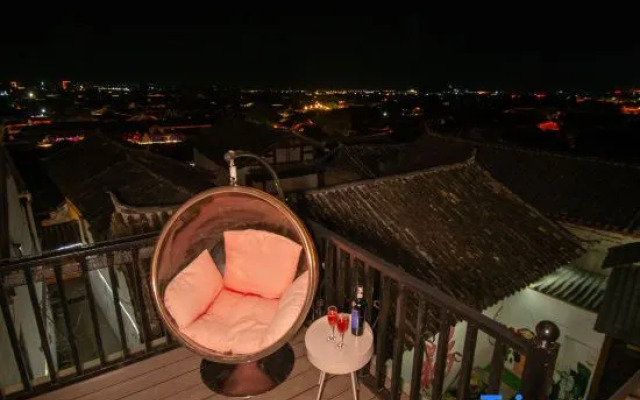 Pingju Scenic Inn (The Old Town of Lijiang)