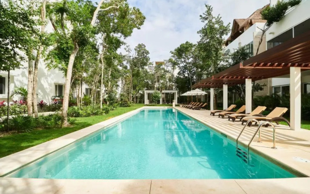 2 Bedroom PH with Rooftop & Jacuzzi in Aldea Zama