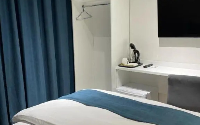 SB River Hotels