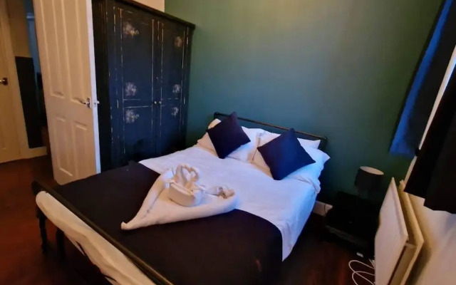 Inviting 3-bed Apartment in Newcastle Upon Tyne