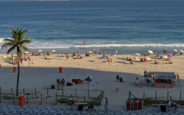 LinkHouse Majestic Beachfront Ipanema 3BDR Y1-008