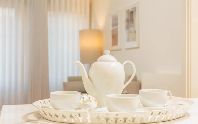 Flores S in Porto With 1 Bedrooms and 1 Bathrooms