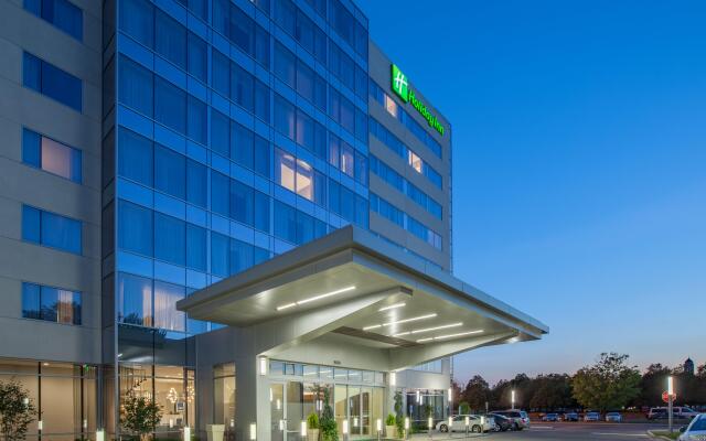 Holiday Inn Cleveland Clinic, an IHG Hotel