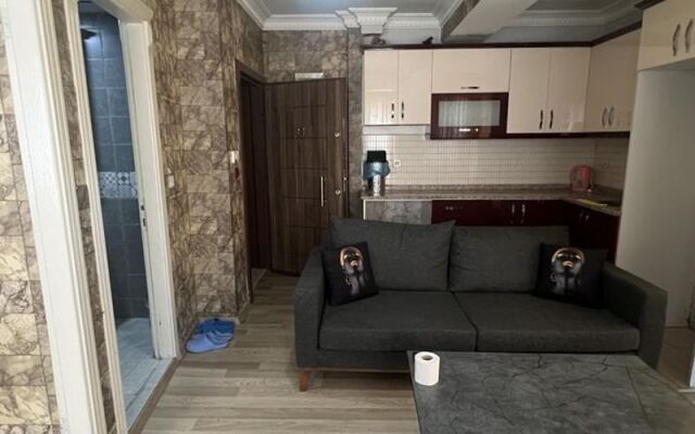 Kızıl Suit House