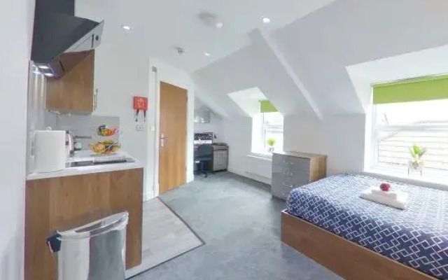 CovStays – Victoria House - Deluxe Studios in Coventry City Centre