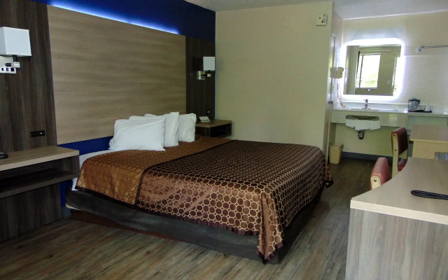 Somatel Nashville Airport Hotel