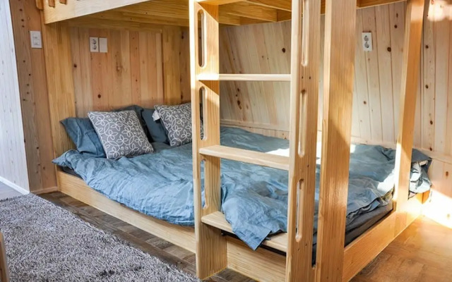 Geojedo Stone Hill Glamping Pension