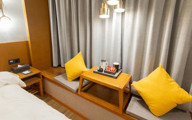 Yiwu CEO Dinghao Hotel
