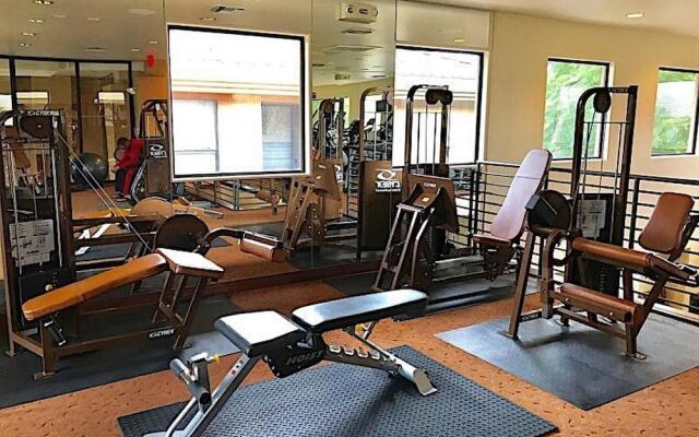 Uptown Simplicity - 3 Bedroom by Casago