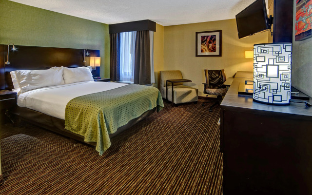 Clarion Hotel & Suites Conference Center Memphis Airport