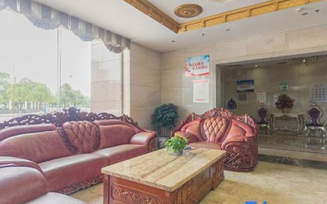 Yifeng Holiday Theme Hotel