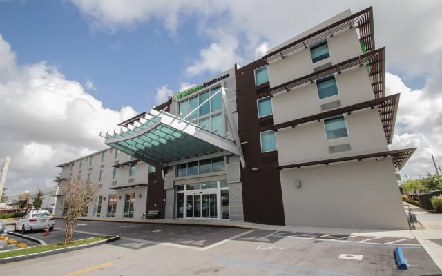 Holiday Inn Express & Suites Miami Airport East, an IHG Hotel