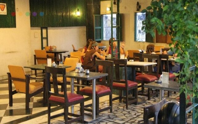 Vivek Hotel