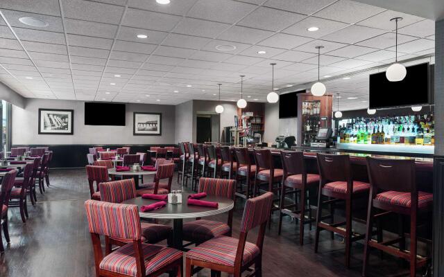 DoubleTree by Hilton Newark Penn Station