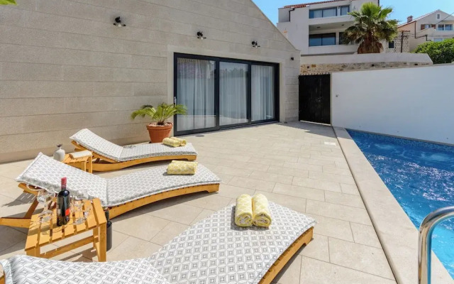 Villa Stone Pearl