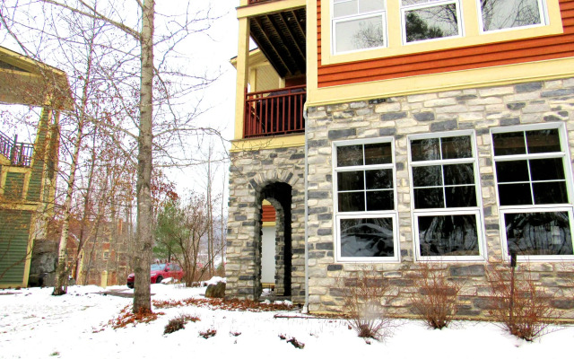 Tremblant les Eaux by Les Suites