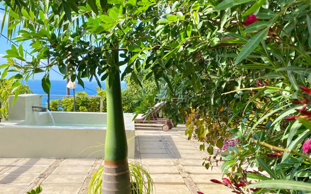 Exclusiva Casa Canaria con Magníficas Vistas al Mar