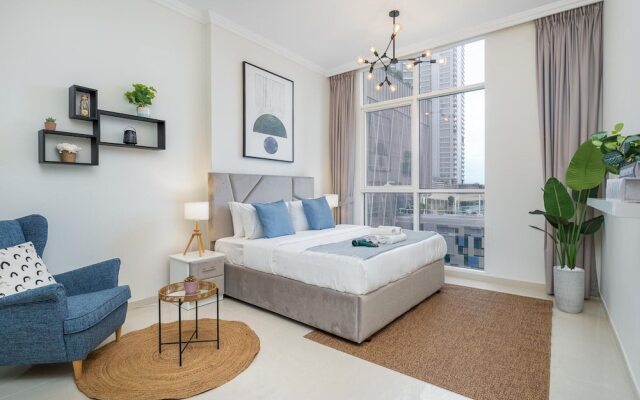 2bed Chic Apt Burj Khalifa Gym/pool by Belvilla