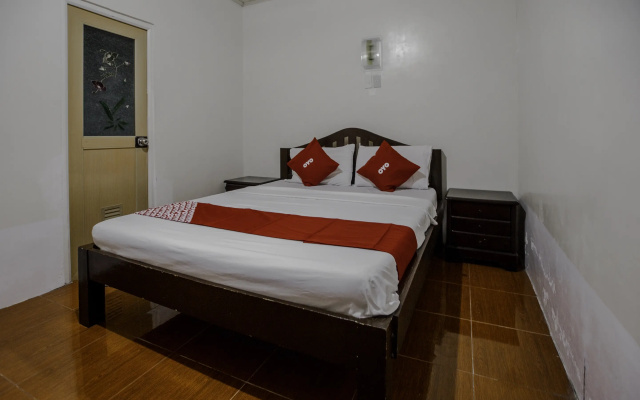 OYO 741 Sierra Travellers Inn