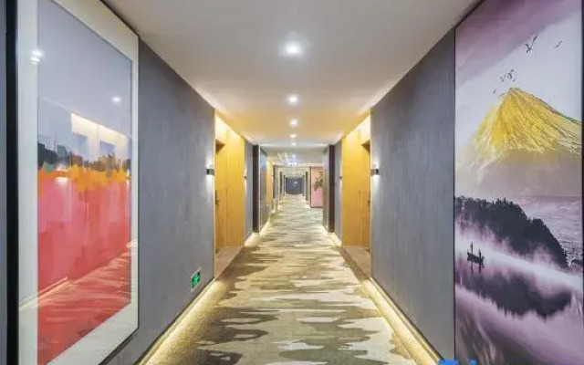 Shiji Huayin Hotel