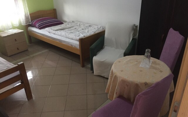 Hostel Lega House