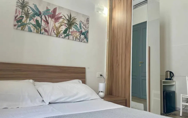 Onlyrooms V - Central & Train Station