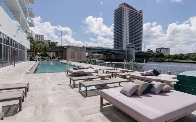 Hyde Beach House Private Suites
