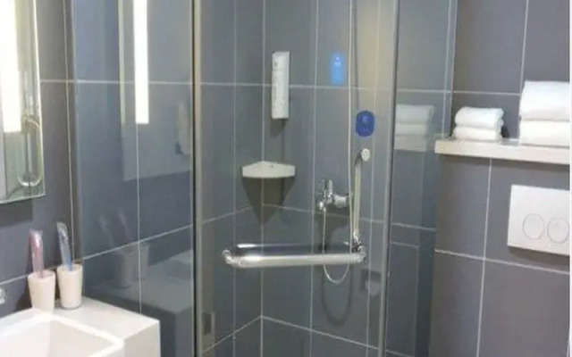 Hanting Hotel (Shenzhen Baoan Lingzhi Subway Stati