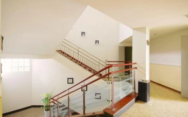 Merry Home Hotel (Leshan Giant Buddha Minjiang 2nd Bridge)