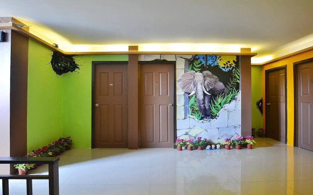 OYO 768 First Station Hotel