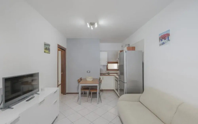 Apt24 - Trilocale Vicino al Lago con Posto Auto