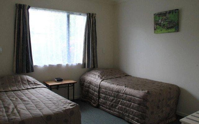 Bassingers Motor Lodge