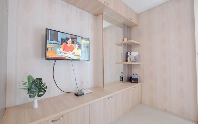 Studio Apartment Near Kalibata Station At Woodland Park Residence