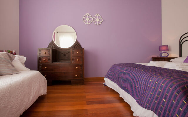 Ericeira Chill Hill Hostel & Private Rooms