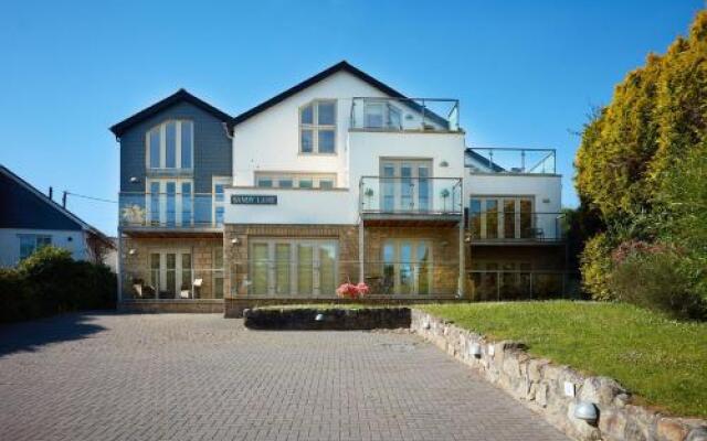 1 Sandy Lane