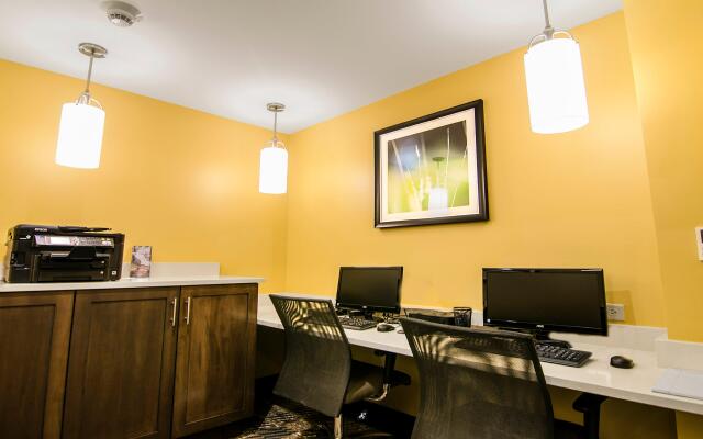 Staybridge Suites Marquette by IHG
