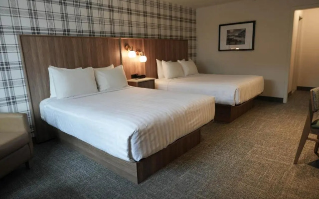 Travelodge At The Falls