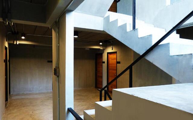 B Arch House