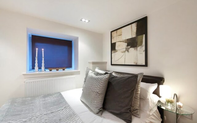 Henderson Street Apartment